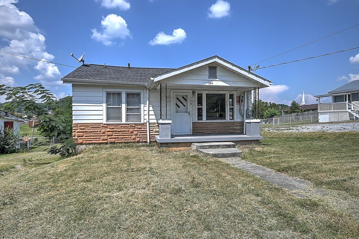 Primary Photo - 109 Bettie St