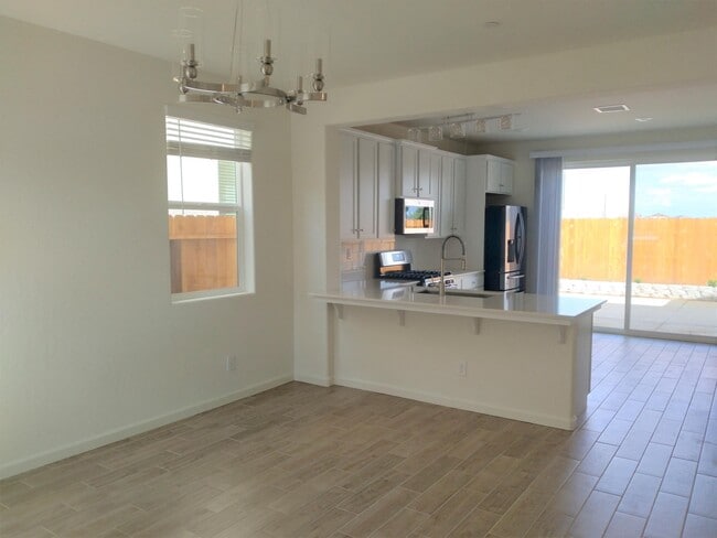 Building Photo - 6460 E Malbec Dr