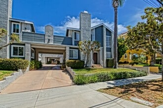Building Photo - 606 N Juanita Ave