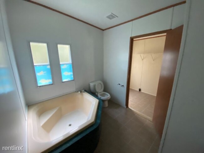 Foto del edificio - 3 br, 2 bath Mobile Home - 3913 Mayfield Dr