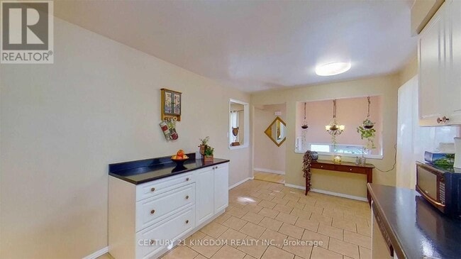 Building Photo - 30 Goldring Dr