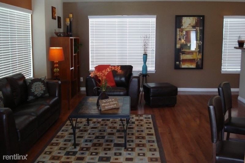 Primary Photo - 2727 S 625 W