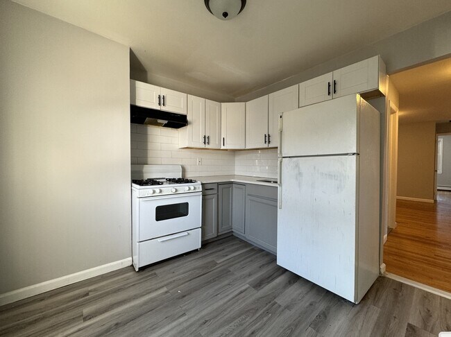 196 Avenida Lembeck 2R - 188 Lembeck Ave