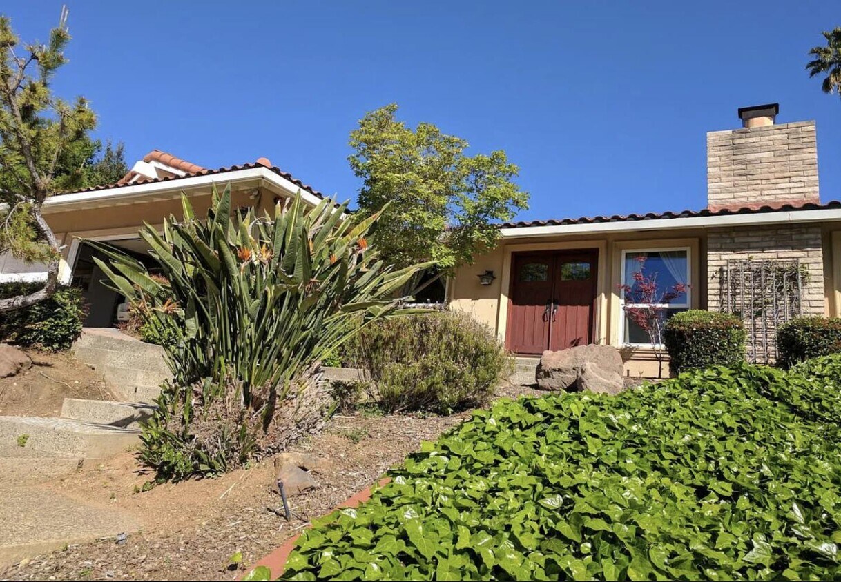 Primary Photo - 22271 Kendle St