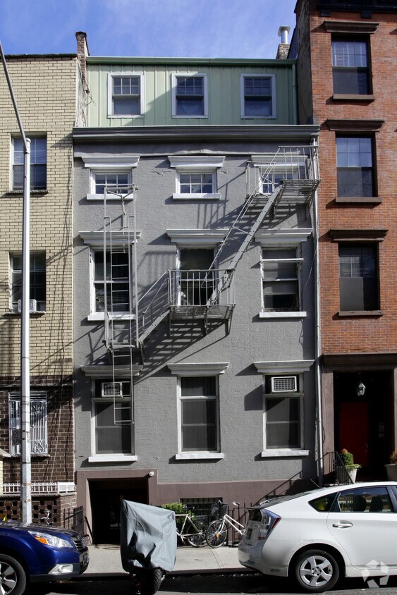 Building Photo - 237 W 16th St