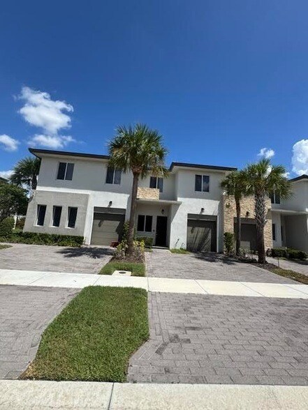 Building Photo - 551 Pioneer Way