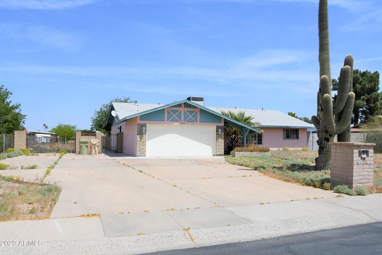 5234 W Greenway Rd, Glendale, AZ 85306 House for Rent in Glendale, AZ