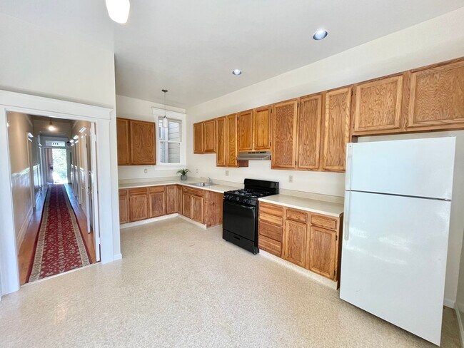 Foto del edificio - 927-929-929 Lincoln Wy