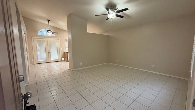 Foto del edificio - Freshly Painted 3 bedroom/2 bathroom Peoria Home!