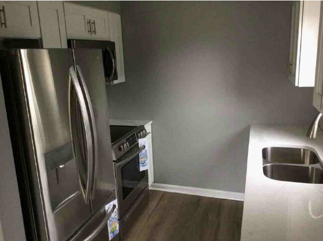 Foto del edificio - 190 St Matthews Ave