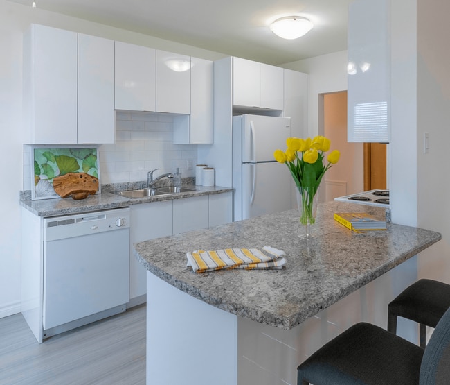 Building Photo - Lorentz Apartments