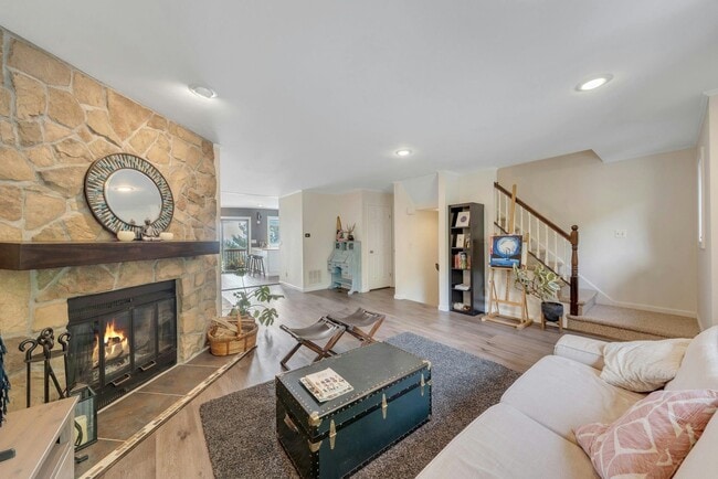 Building Photo - 100 METRO VISTA Dr