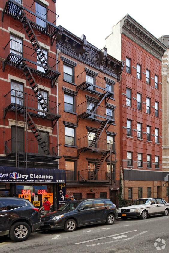 Primary Photo - 165 Avenue B