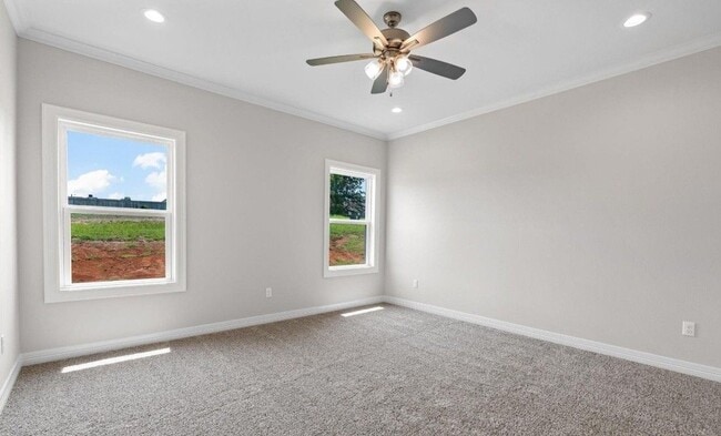 Building Photo - 4956 Laurel Cir