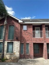 Building Photo - 103 S 49th St