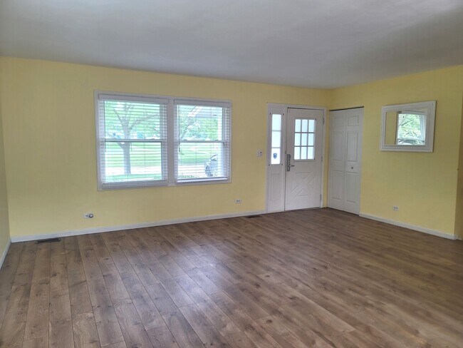 Building Photo - 4112 Crimson Dr