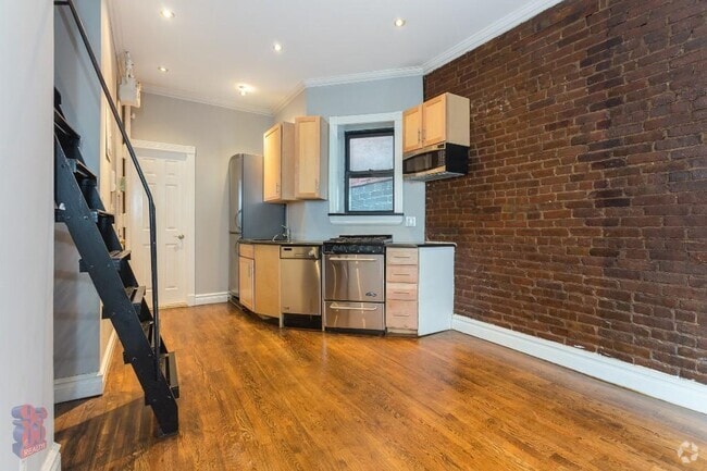 Building Photo - 219 E 23rd St