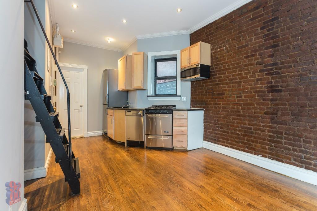 Photo - 219 E 23rd St