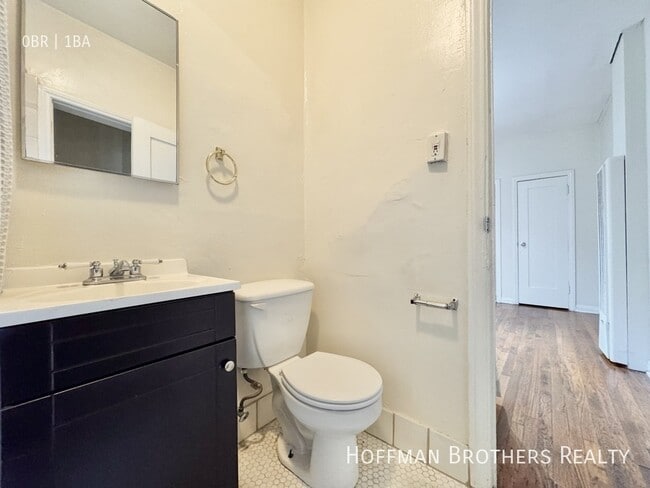 Building Photo - 836 Sanborn Ave