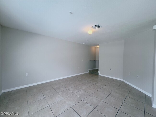 Building Photo - 9101 Gervais Cir