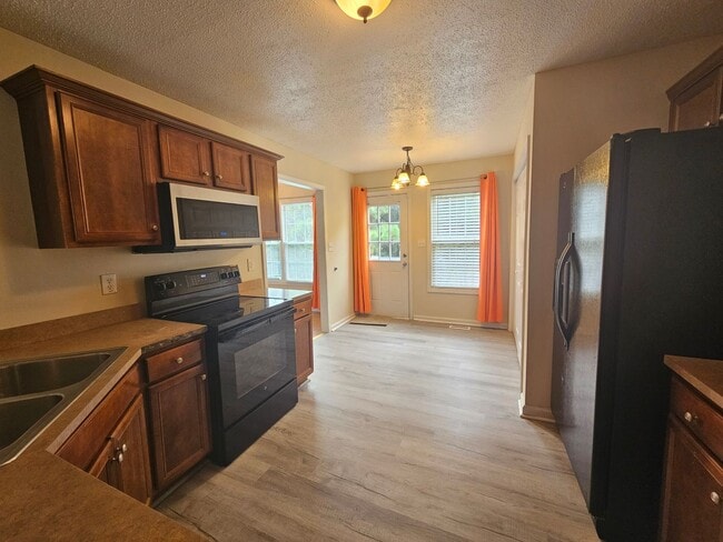 Foto del edificio - New Listing!!