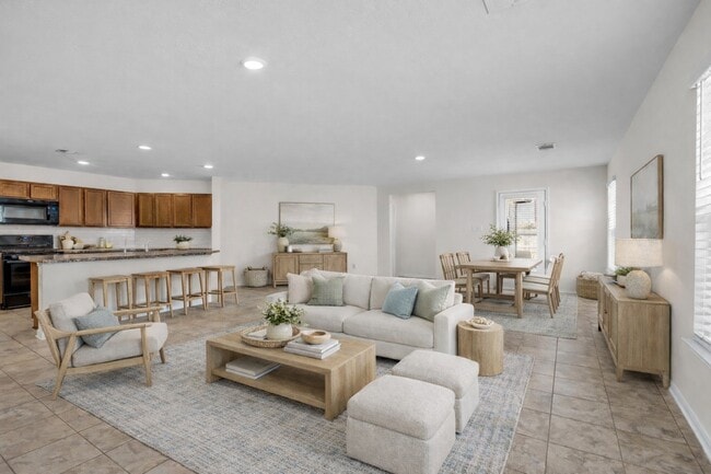 Building Photo - 6715 Hillsdale Creek Dr