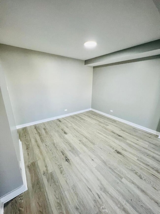 Building Photo - 2021 Farnham Ct