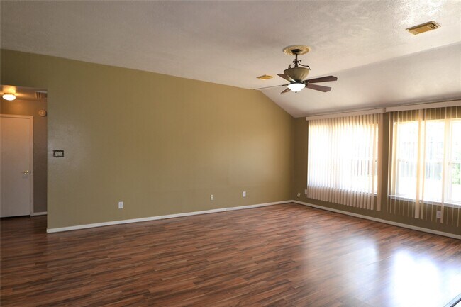 Building Photo - 2818 Russett Pl W