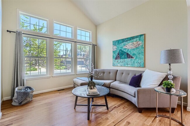 Foto del edificio - AMAZING 5 Bed 3 Bath Home in Louisville-Av...