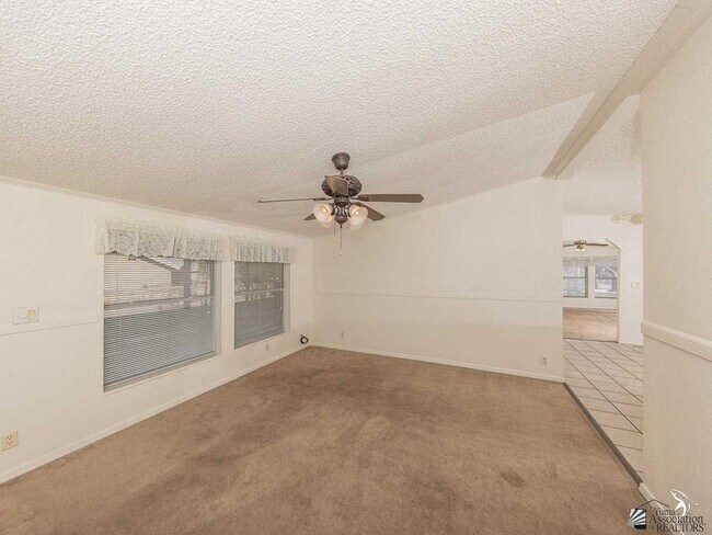 Foto del edificio - 12736 E 46th St