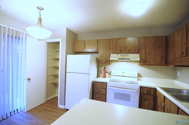 Foto del edificio - 2701 Lantern Walk SE