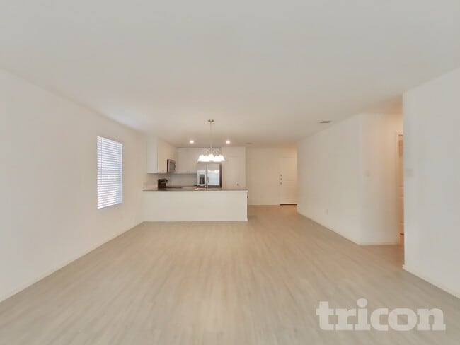 Building Photo - 5715 Vista Point