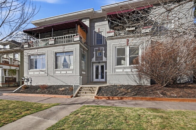Building Photo - $1,240.95 - 2 bed/1 bath, Cheeseman Park Condo with All Utilities Included!