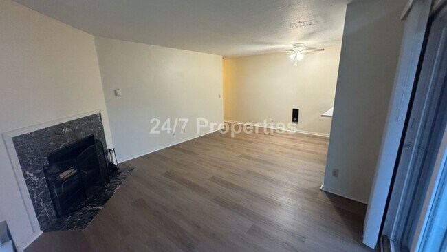 Foto del edificio - 2BD I 1BA Unit in Oregon City - ONE MONTH FREE!