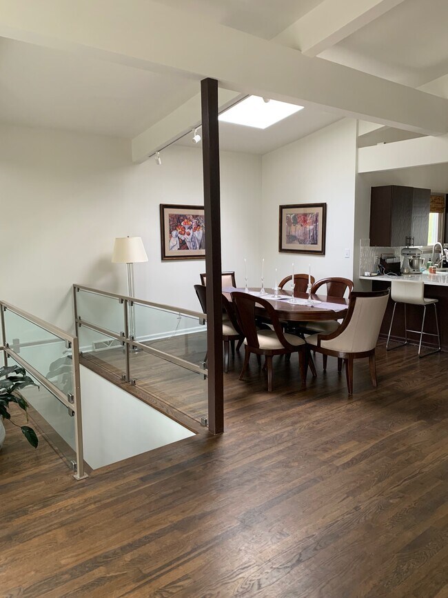 Foto del edificio - 4511 Fairmount Ave