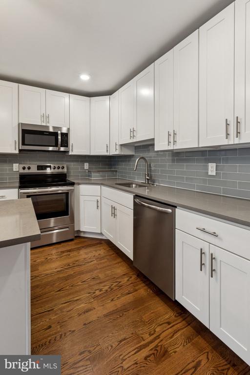 Building Photo - 814 N Uber St