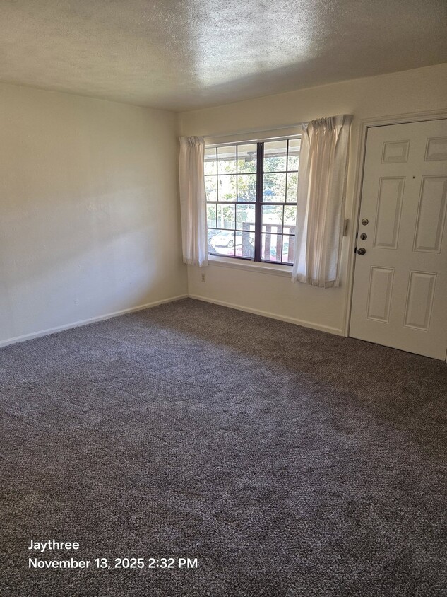 Living Room - 1505 E Beverly Dr