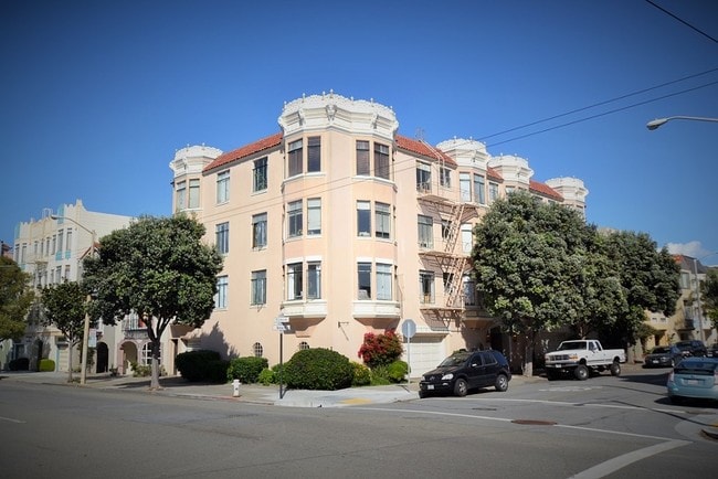 Building Photo - 1690 Beach St