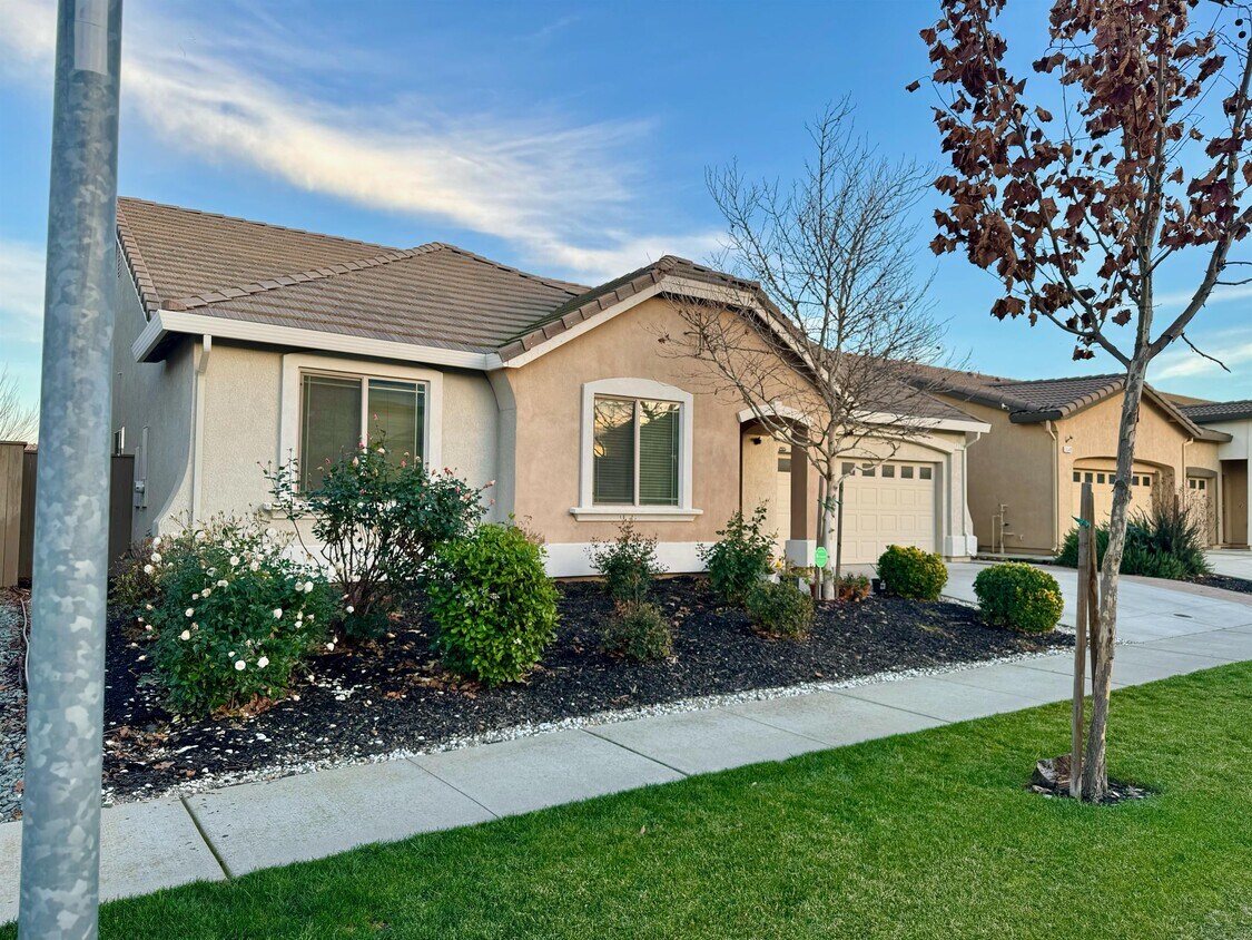 Foto del edificio - 5555 Peach Tree Dr