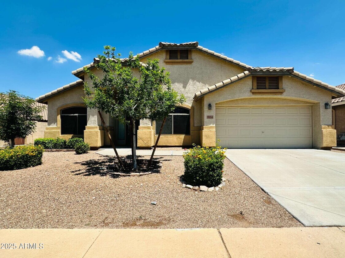Foto principal - 9954 E Monte Cristo Ave