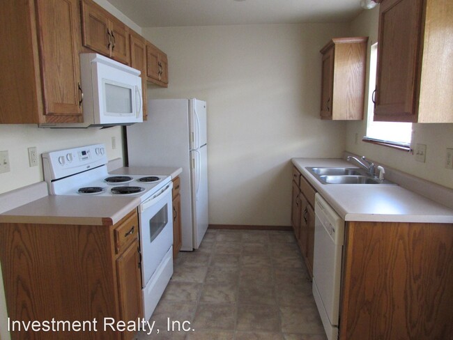 Building Photo - 20312 Skyview Dr