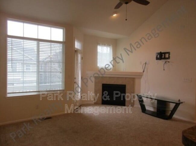 Foto del edificio - 1244 Carlyle Park Cir