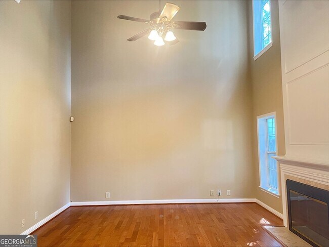 Foto del edificio - 2265 Winthrope Way Dr