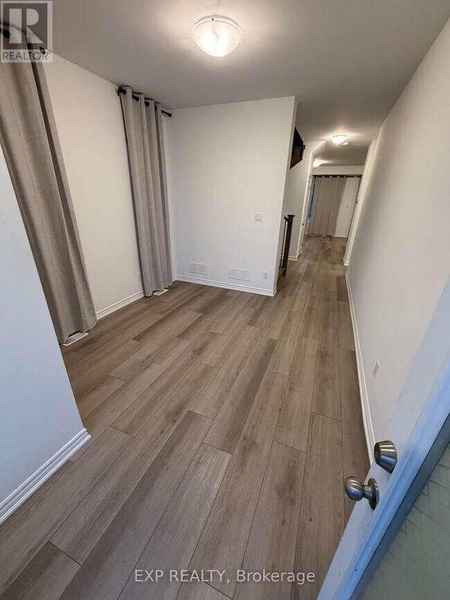 Building Photo - 278 Wellandvale Dr