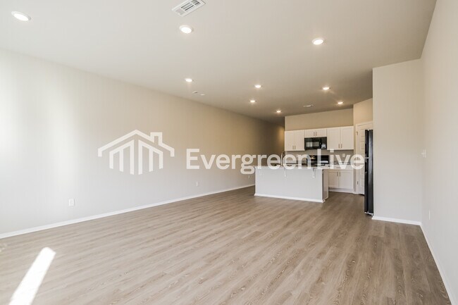 Building Photo - 6601 NW Kathleen St