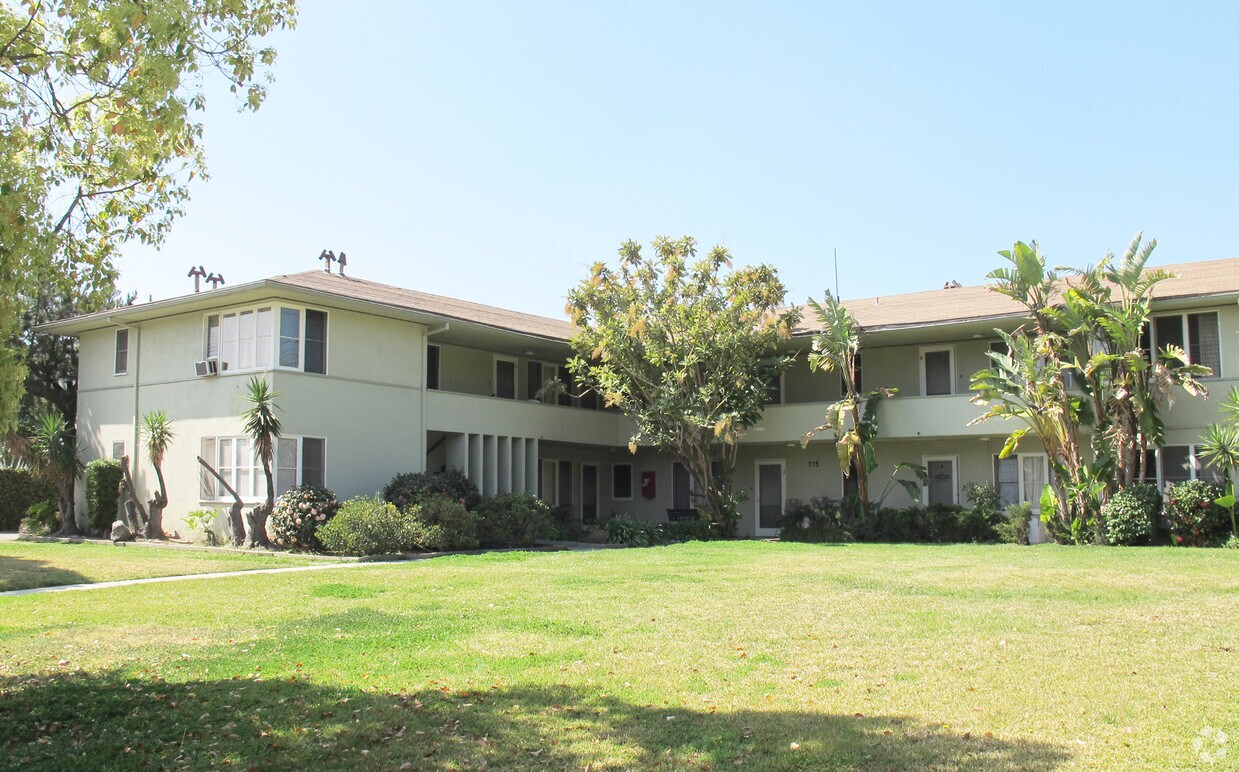 Foto del edificio - 715 S Old Ranch Rd