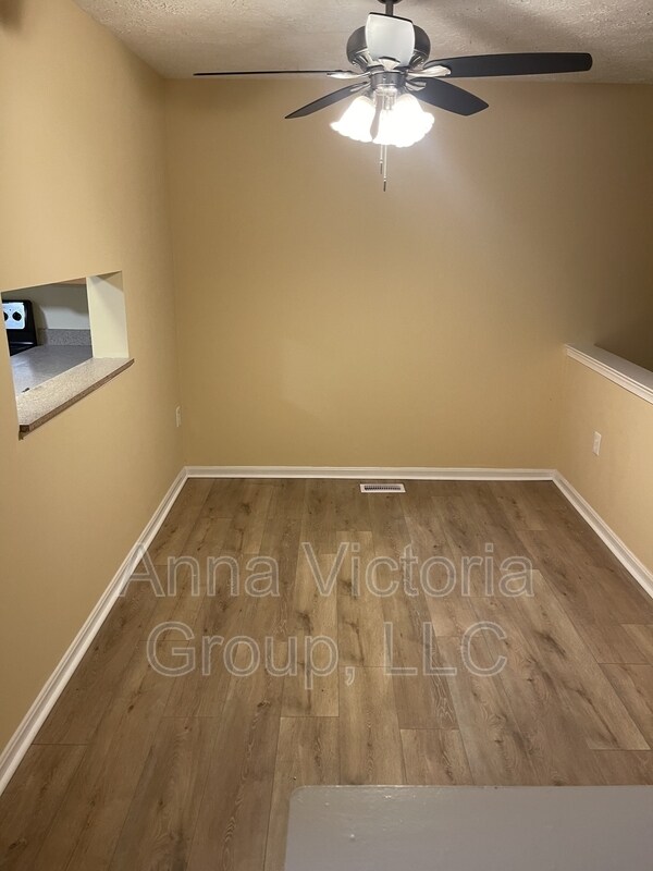 Foto del edificio - 2431 E Rosecroft Village Cir