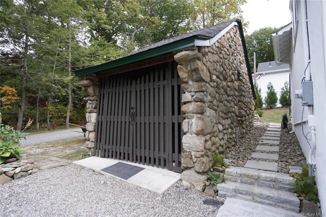Building Photo - 20 Ridge Rd