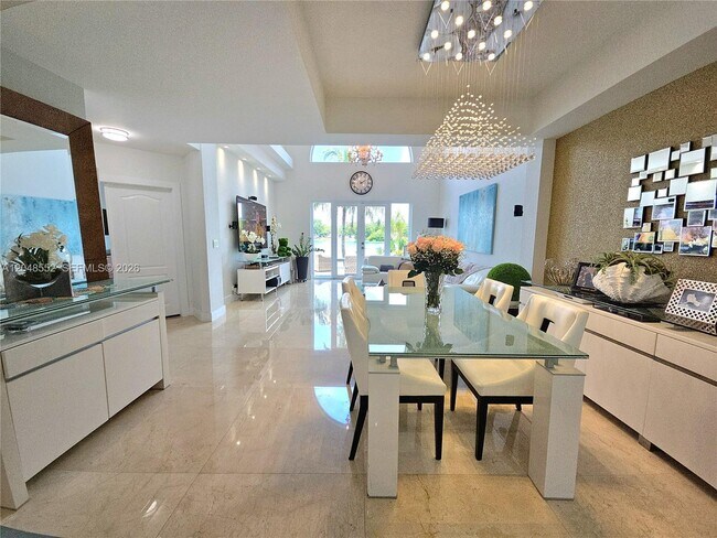 Foto del edificio - 783 NE 195th St