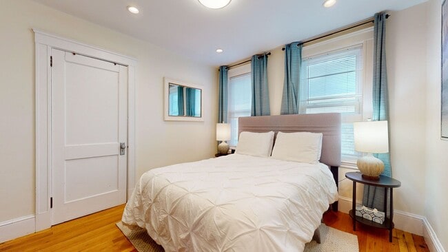 Building Photo - Fully Furnished and EVERYTHING Included
